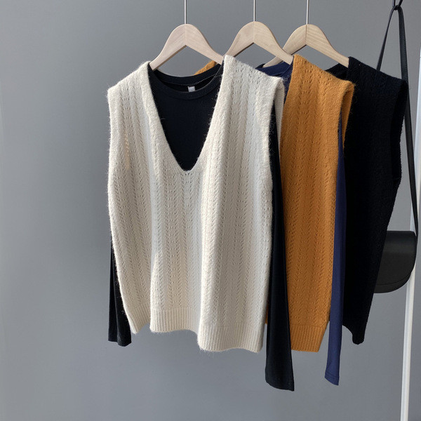 Ženski pleteni prsluk sa špic izrezom