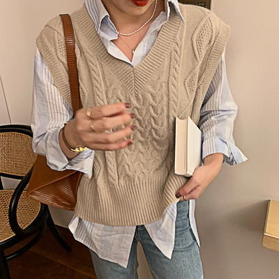 Γυναικείο πλεκτό γιλέκο με  λαιμόκοψη φαρδύ μοντέλο