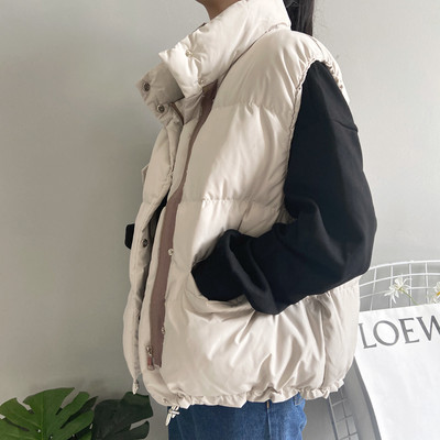 Naiste talvevest taskutega