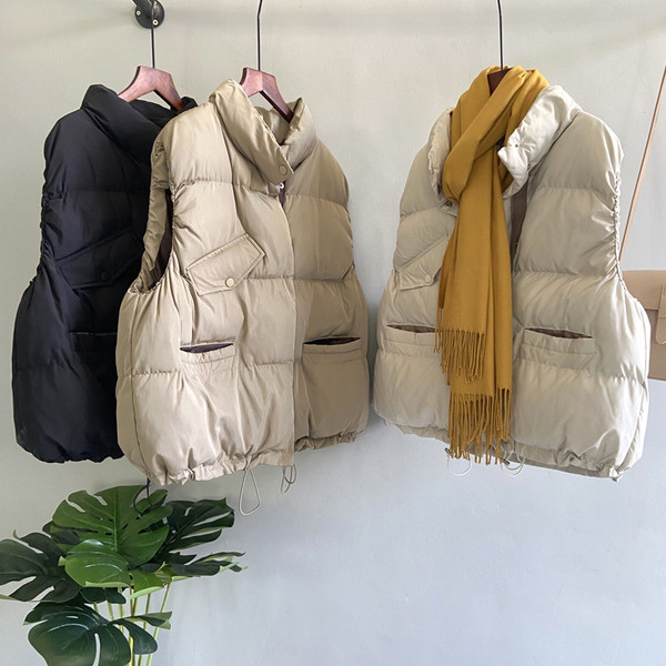 Naiste talvevest taskutega