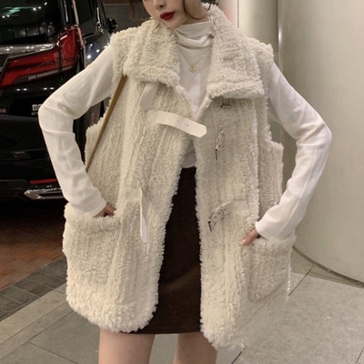 Valge taskutega lai naiste sulevesti mudel