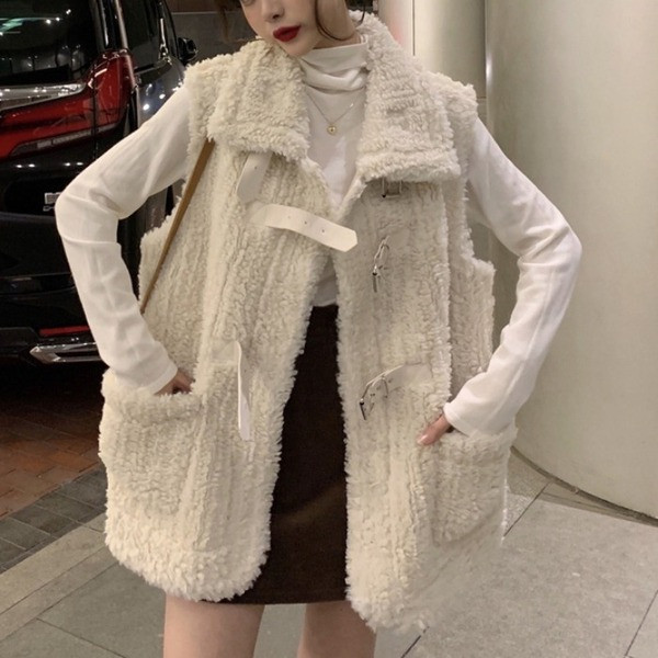 Valge taskutega lai naiste sulevesti mudel