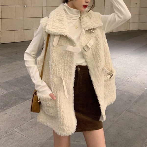 Valge taskutega lai naiste sulevesti mudel