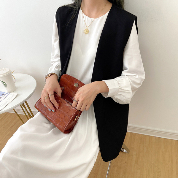 Naiste kevad-sügisvesti liibuv mudel