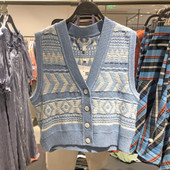 Naujo modelio moteriška megzta liemenė gilia iškirpte – retro stiliaus