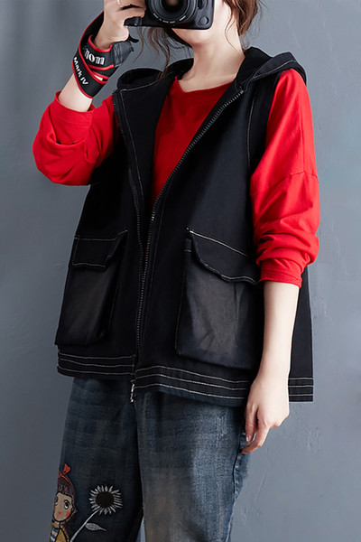 Uus mudel taskutega naiste teksavest