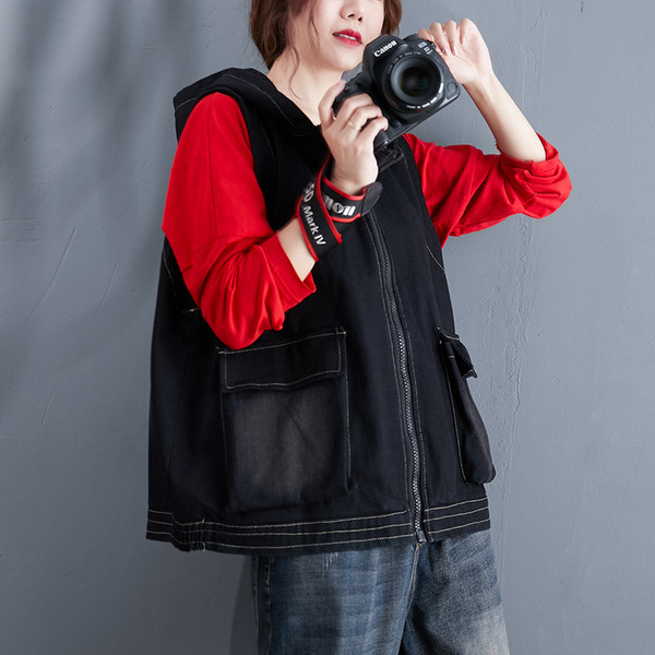 Uus mudel taskutega naiste teksavest