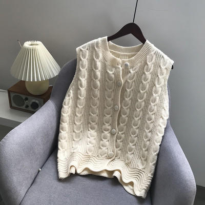 Naiste talvine kootud nööpidega vest