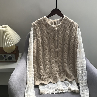 Naiste talvine kootud nööpidega vest