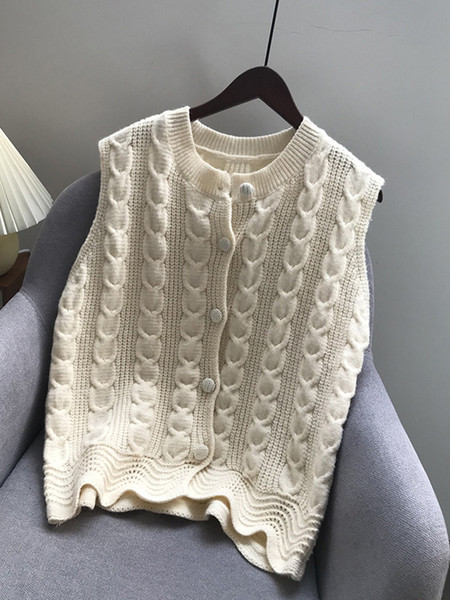 Naiste talvine kootud nööpidega vest