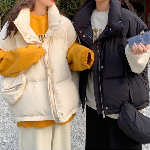 Sportlik vabaaja naiste vesti lai kõrge kraega mudel