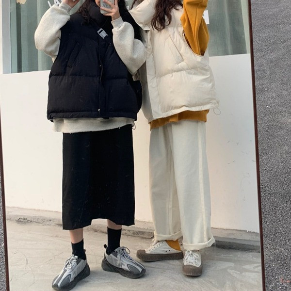 Sportlik vabaaja naiste vesti lai kõrge kraega mudel