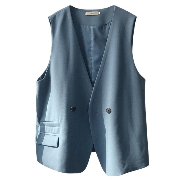 Moteriška liemenė su vidutinio ilgio ir sagomis