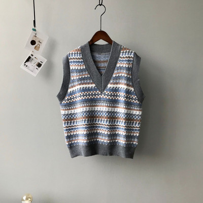 Γυναικείο πλεκτό γιλέκο με ντεκολτέ