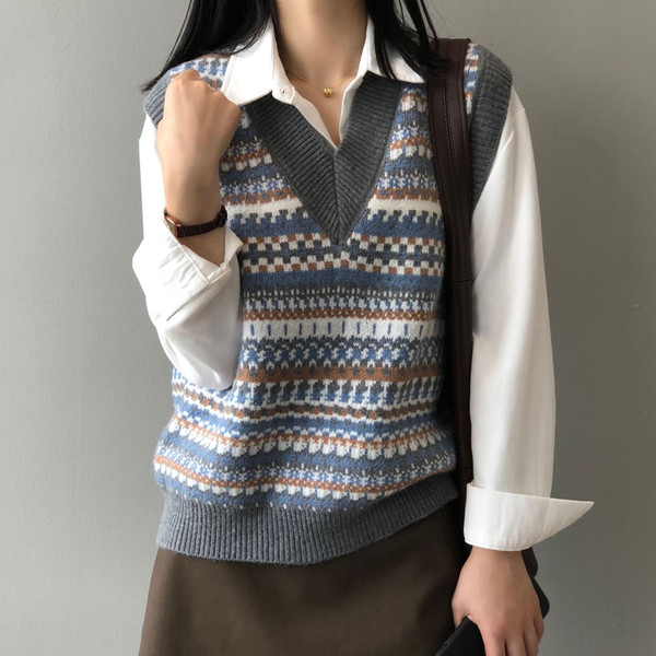Γυναικείο πλεκτό γιλέκο με ντεκολτέ
