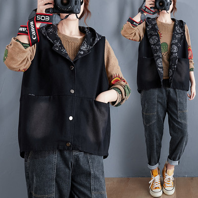 Uus mudel naiste vest kapuutsiga ja teksataskutega