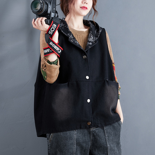 Uus mudel naiste vest kapuutsiga ja teksataskutega