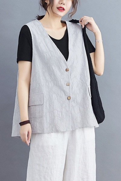 Novi model ženskog prsluka sa špic izrezom