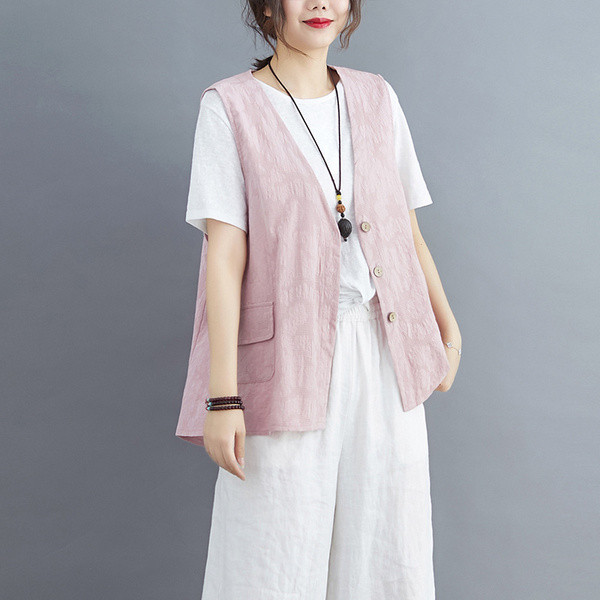 Novi model ženskog prsluka sa špic izrezom