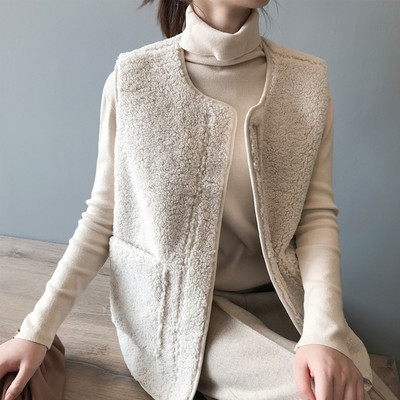 Naiste sulevest tasku ja spitsikaelusega