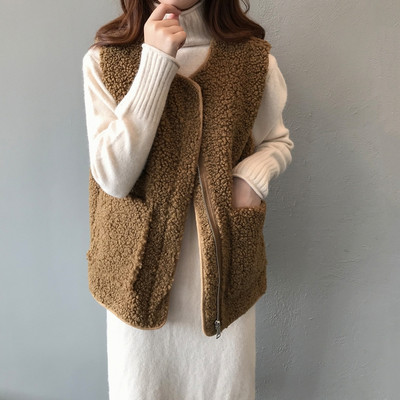 Naiste sulevest tasku ja spitsikaelusega