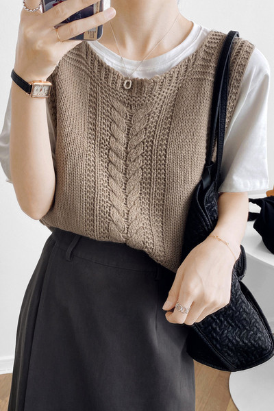 Κοντό γιλέκο από λεπτό πλέξιμο για γυναίκες