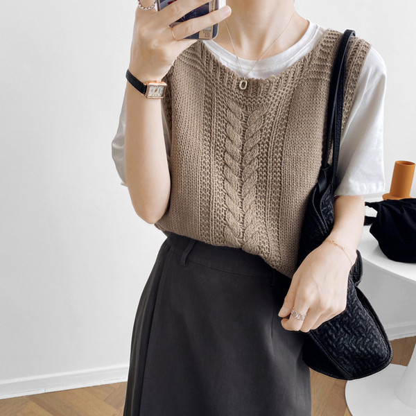 Κοντό γιλέκο από λεπτό πλέξιμο για γυναίκες