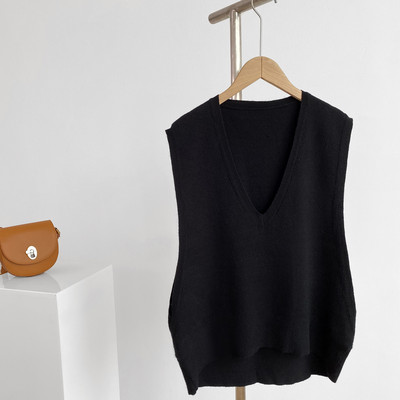 Lai spitsikaelusega kootud vest