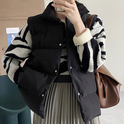 Naiste talvevest nööpidega