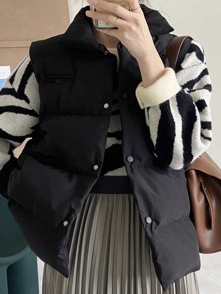 Naiste talvevest nööpidega