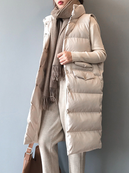 Pikk naiste vest nööpide ja kõrge kraega