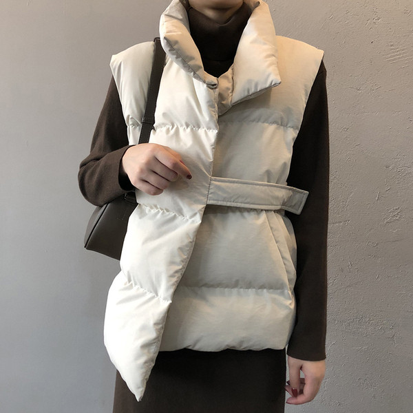 Sportlik-vabaaja naiste vesti asümmeetriline mudel