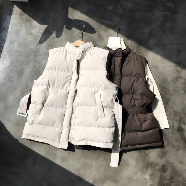 Naiste vest vöö ja kõrge kraega