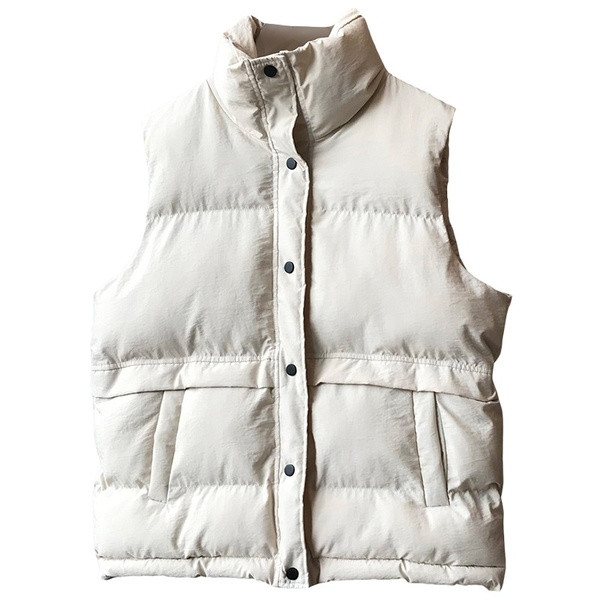 Moteriška liemenė su sagomis ir aukšta apykakle