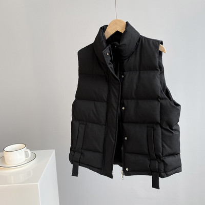 Platus moteriškos žieminės liemenės modelis