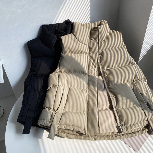 Platus moteriškos žieminės liemenės modelis