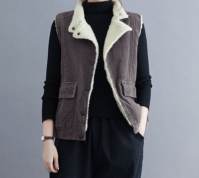 Γυναικείο γιλέκο με τσέπες και κουμπιά