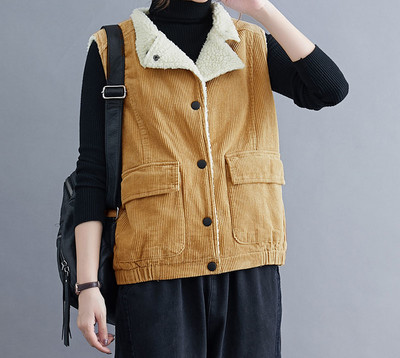 Γυναικείο γιλέκο με τσέπες και κουμπιά