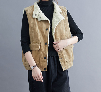 Γυναικείο γιλέκο με τσέπες και κουμπιά