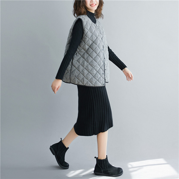 Kahe näo ja ovaalse kaelusega naiste vest