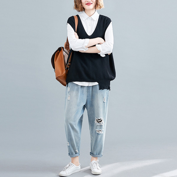 Vesta de dama tricotata model nou cu decolteu adanc - model lat