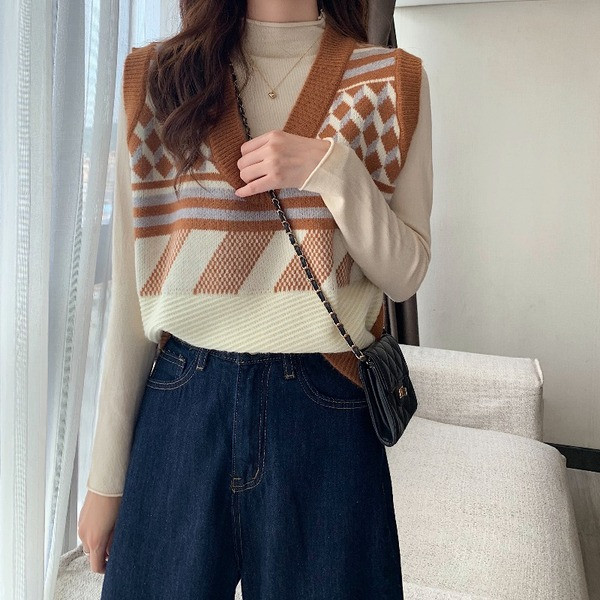 Uus mudel naiste kootud V-kaelusega vestist