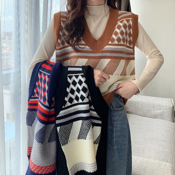 Uus mudel naiste kootud V-kaelusega vestist