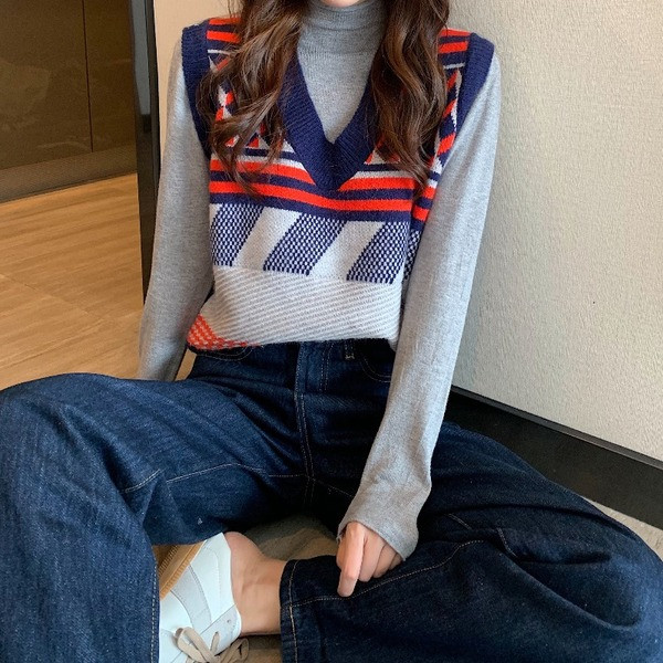 Uus mudel naiste kootud V-kaelusega vestist