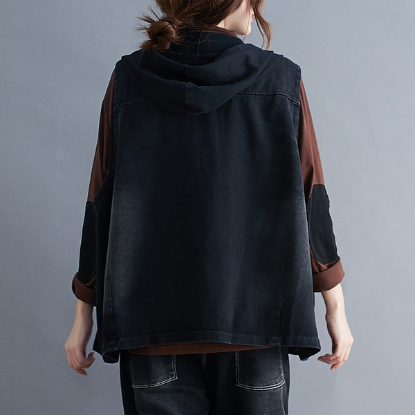 Γυναικείο γιλέκο τζιν με μοτίβο και κουμπιά καμουφλάζ