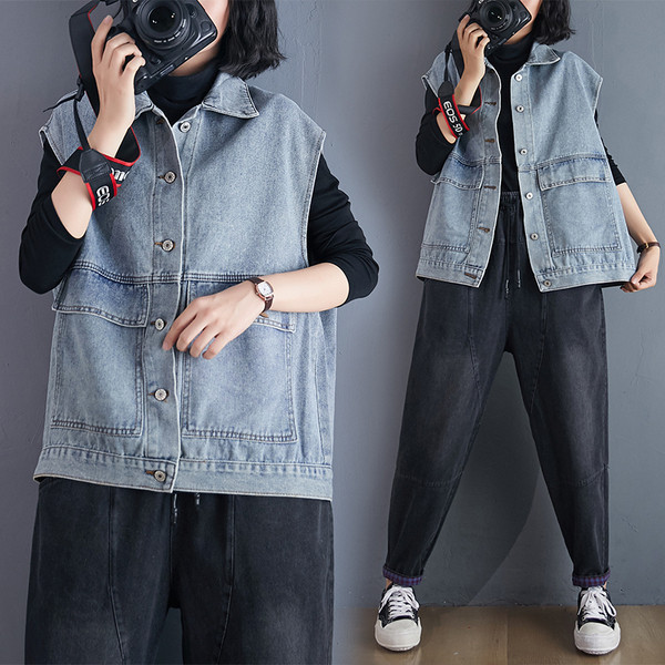 Šiuolaikinė moteriška džinsinė liemenė su apykakle ir kišenėmis mėlynos spalvos