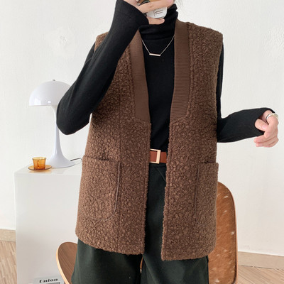 Naiste taskutega sulevest