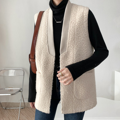 Naiste taskutega sulevest