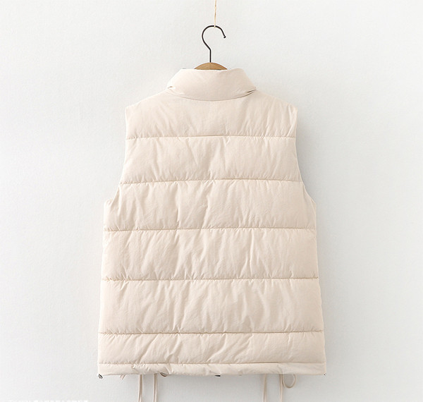 Paminkštinta rudens-žiemos liemenė su užtrauktuku ir raišteliais