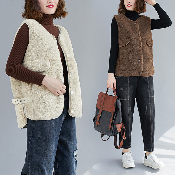 Naujo modelio moteriška pūkinė liemenė su sagtimis ir sagomis